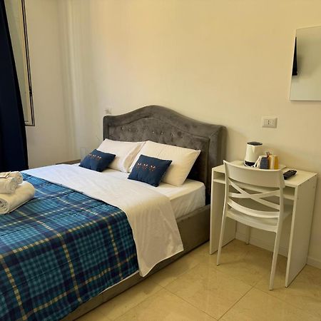 Hotel Raynova à Rome Extérieur photo