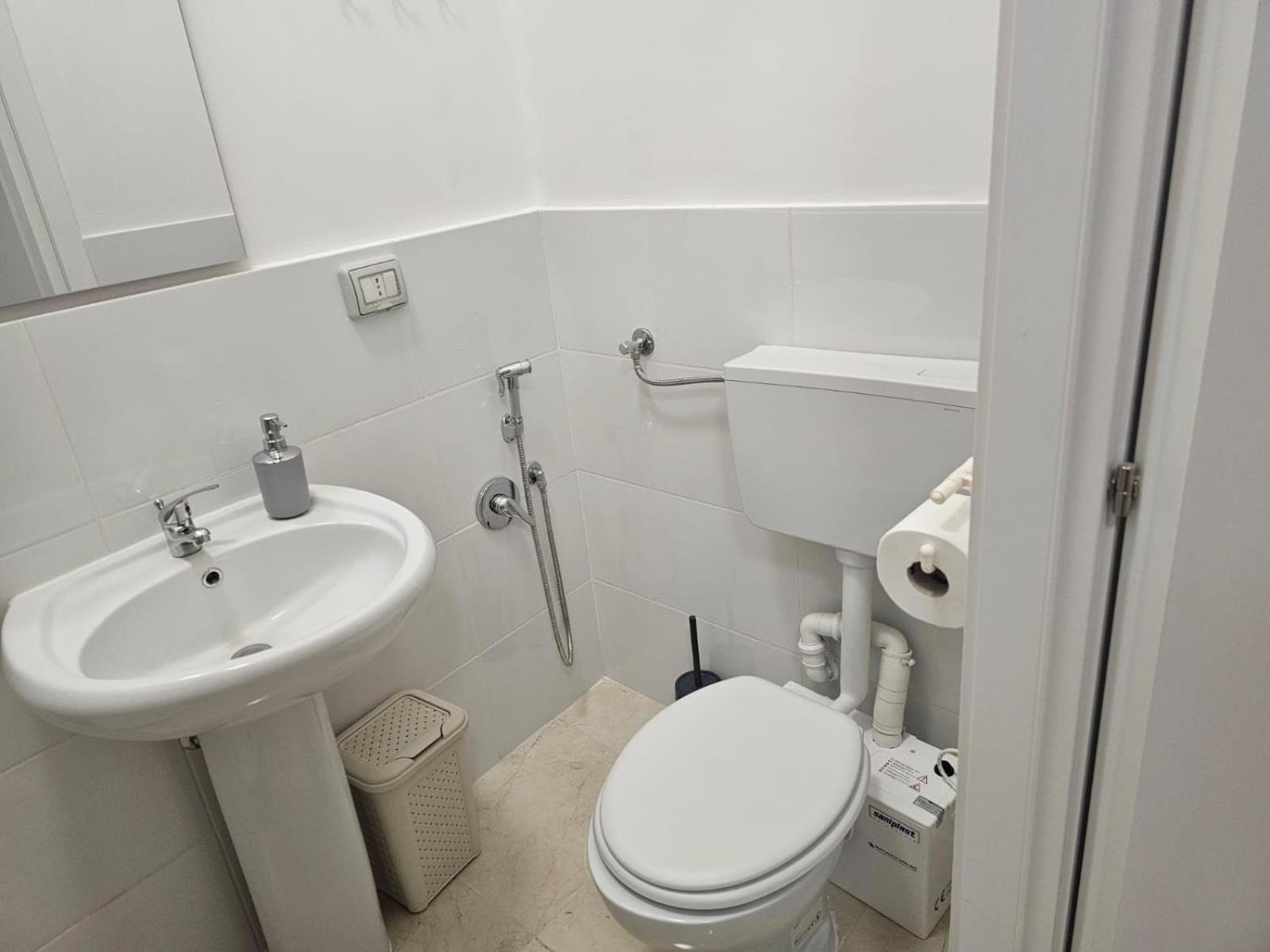 Hotel Raynova à Rome Extérieur photo