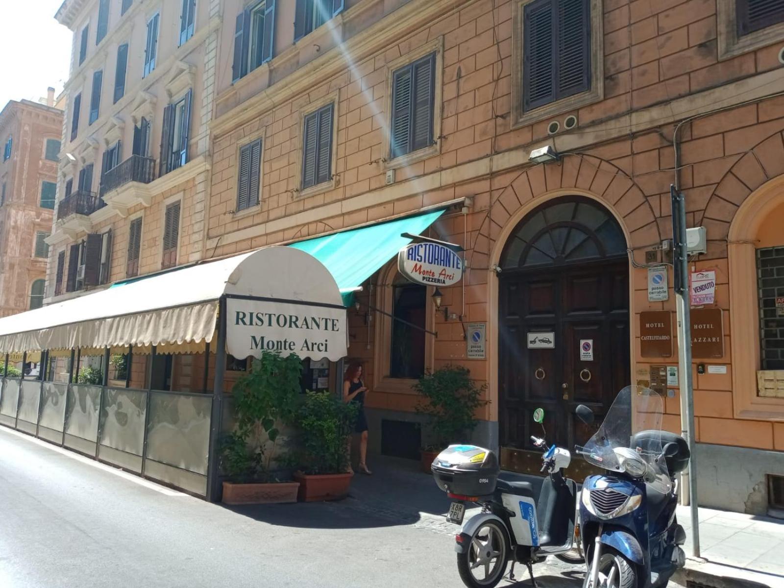 Hotel Raynova à Rome Extérieur photo